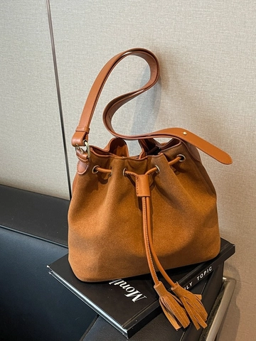 Vintage Suede Texture PU Leather Bucket Bag For Women Fashion Drawstring Tassel Shoulder Bag Retro Minimalist Daily Messenger Bag
