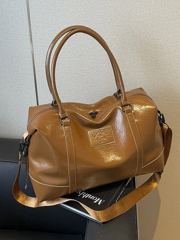 Large Capacity PU Leather Travel Bag For Women Fashionable Glossy Weekender Bag Lightweight Luggage Bag With Detachable Strap Fitness Handbag