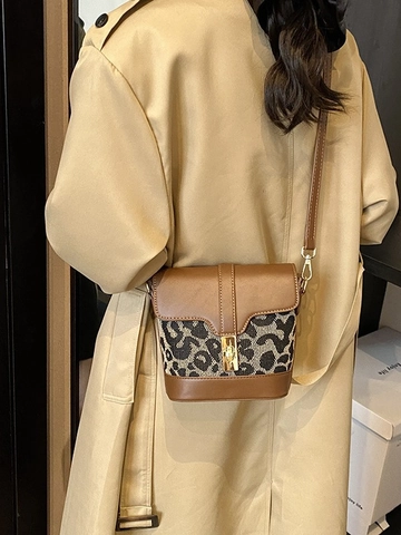 Borsa a Secchiello Leopardata da Donna a Tracolla in Pelle PU con Cuciture a Contrasto Piccola con Chiusura Dorata