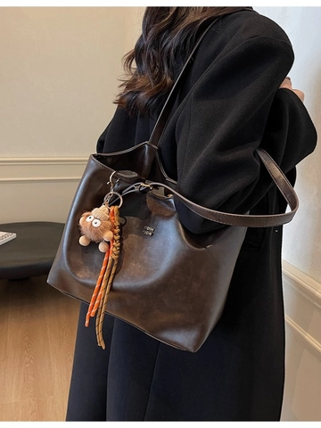 Vintage Large Capacity PU Leather Tote Bag For Women Retro Commute Shoulder Bag With Plush Monster Pendant Shopping Handbag