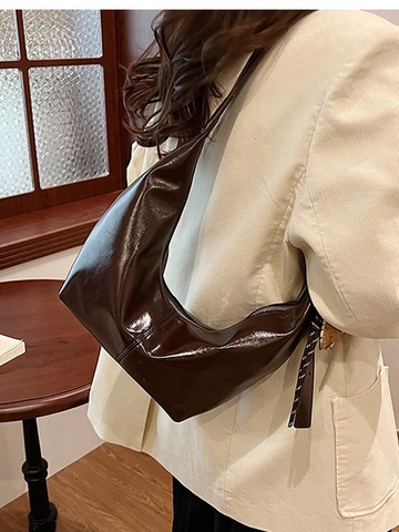 Women Glossy PU Leather Half Moon Hobo Crossbody Bag Large Capacity Zipper Shoulder Bag With Baseball Charm Solid Color Casual Bag