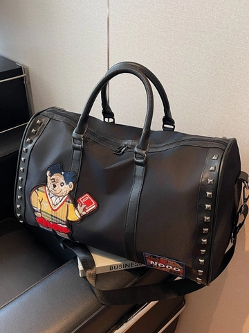 Borsa da Viaggio Grande Capacità Moda Rivetti Duffel Bag Orso Cartone Animato Ricamo Borsa Weekend per Uomo Donna Fitness