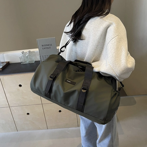 Sac de Voyage Grande Capacité en Tissu Oxford Femme Tendance de Rue Sac de Sport Imperméable pour Voyages d'Affaires