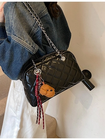 Damen Diamant Gesteppte PU Leder Umhängetasche Mode Kettengurt Kissentasche Mit Süßem Bären Anhänger Lässige Tasche Große Kapazität