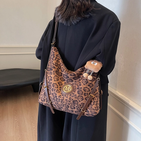 Damen Retro Cord Leopardenmuster Große Tragetasche Hohe Kapazität Schultertasche Mit Plüsch-Anhänger Für Das Pendeln Alltag Schule