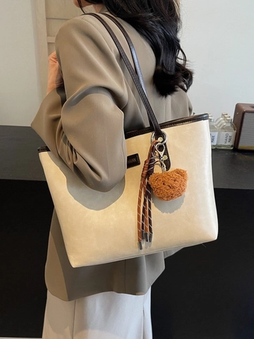 Große Kapazität Damen PU Leder Tote Tasche Vintage Schultertasche Mit Bärenanhänger Quaste Für Pendeln Büro Schule Handtasche