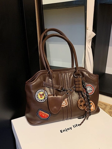 Vintage Amerikanischen Stil Maillard Braun Schwarz PU Leder Schultertasche Für Damen Große Kapazität Tote Stickerei Patches Handtasche