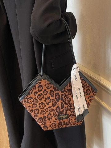 Women's Leopard Print Tote Bag Large Capacity PU Leather Shoulder Bag With Decorative Ribbon V-Neck Opening Commuter Bag