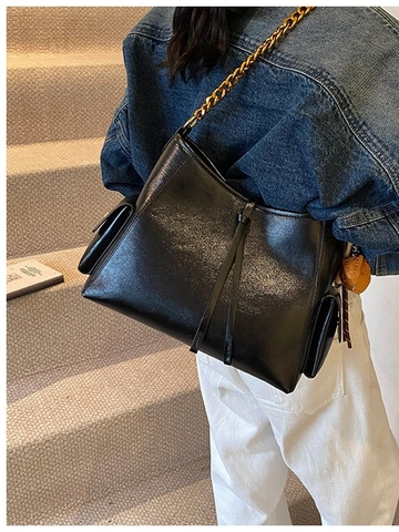 Women Large Capacity PU Leather Tote Bag Vintage Maillard Style Shoulder Bag With Gold Chain Strap Stylish Daily Crossbody Bag