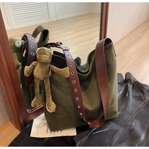 Bolso Tote de Lona de Gran Capacidad para Mujer Bolso de Hombro Retro Verde Militar Con Peluche de Rana Correa de Cuero