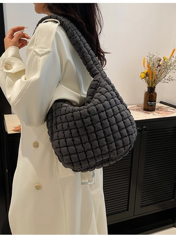 Women Quilted Puffy Shoulder Bag Large Capacity Cloud Hobo Bag Casual Soft Pleated Handbag Minimalist Solid Color Tote Bag Korean Style