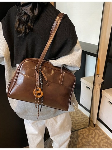 Women's Vintage Large Capacity PU Leather Shoulder Tote Bag Retro Glossy Handbag With Decorative Pendant For Daily Use