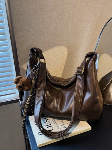 Vintage PU Leather Large Capacity Hobo Crossbody Bag For Women Retro Soft Dumpling Shoulder Bag With Plush Bear Charm