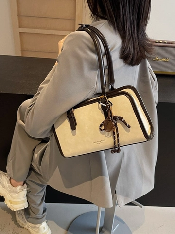 Large Capacity PU Leather Shoulder Bag For Women Vintage Underarm Bag Fashion Commuter Handbag With Charm Solid Color