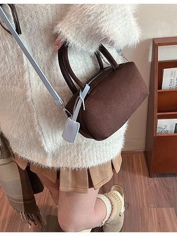 Sac Boston Oreiller de Grande Capacité pour Femmes en Cuir PU Daim Givré Sac Bandoulière Avec Bandoulière Contrastée Amovible
