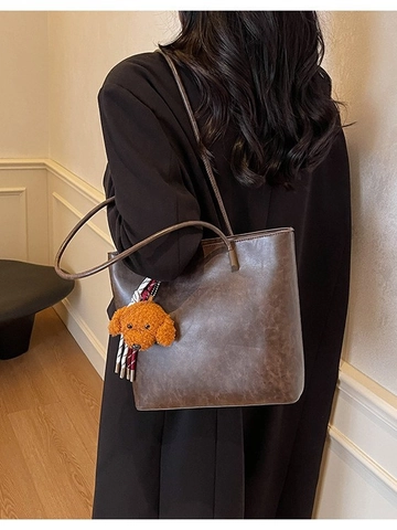 Vintage Μεγάλης Χωρητικότητας Τσάντα Tote από Δέρμα PU για Γυναίκες Μόδα Μετακίνηση Τσάντα Ώμου Με Λούτρινο Μενταγιόν Σκύλου