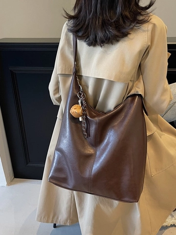 Women Vintage PU Leather Large Capacity Tote Bag Retro Solid Color Shoulder Bag With Baseball Pendant Commuter Hobo Handbag