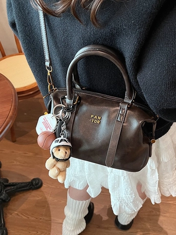 Bolso de Mano Boston de Cuero PU Vintage para Mujer Bolso de Bandolera Casual Retro Con Colgantes Oso Baloncesto Bolso de Hombro