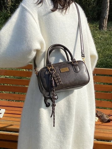 Sac Boston Oreiller en Cuir PU Vintage pour Femmes Sac Bandoulière de Luxe Avec Pendentif Chat Chocolat Main