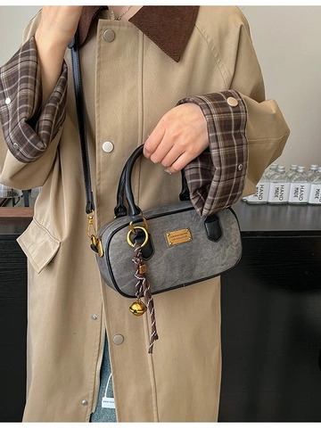 Borsa Boston Vintage Donna Tracolla Con Cuciture Hardware Dorato Ciondolo Campanella Pelle PU Piccola Borsa a Mano a Cuscino