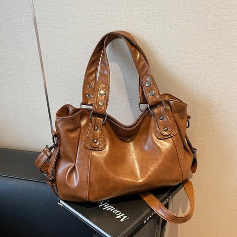 Retro Large Capacity PU Leather Tote Bag for Women Vintage Shoulder Crossbody Bag with Rivet Decor Daily Commute Handbag