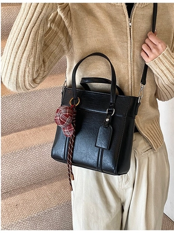 Vintage Women PU Leather Bucket Bag Solid Color Crossbody Bag With Plaid Hat Pendant Casual Handbag Small Shoulder Bag