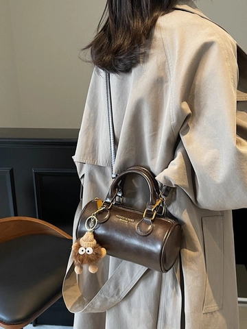 Borsa a Tracolla da Donna in Pelle PU Retro Cilindro Piccola Borsa a Mano Boston Con Ciondolo in Peluche Cerniera Hardware Oro