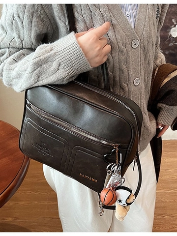 Mochila de Cuero PU Vintage para Mujer Gran Capacidad Bolso Escolar de Moda Con Colgantes de Oso y Baloncesto Mochila Casual para Oficina Viajes
