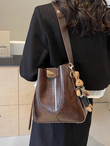 Sac Seau en Cuir PU Vintage pour Femmes Sac à Bandoulière Grande Capacité Avec Pendentif Lapin Mignon Sac Messager