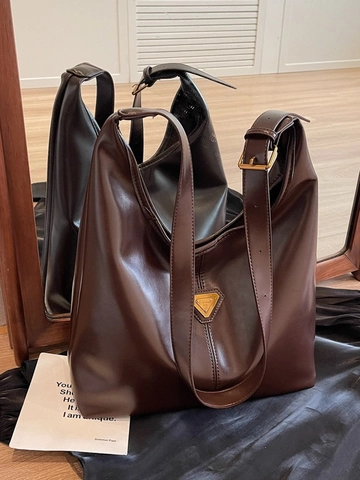 Women Large Capacity PU Leather Hobo Shoulder Bag Vintage Casual Tote Bag With Geometric Metal Decoration For Daily Commute