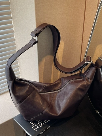 Women Vintage PU Leather Crescent Hobo Bag Minimalist Dumpling Crossbody Bag Large Capacity Pleated Shoulder Bag Casual
