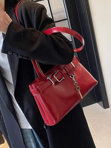 Retro Unterarmtasche Glänzendes PU Leder Große Kapazität Pendler Schultertasche Mit Schlüsselanhänger Damen Mode Lokomotivtasche