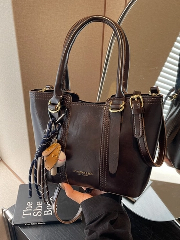 Bolso Bombonera de Cuero PU Vintage para Mujer Gran Capacidad Bolso de Hombro Bandolera Rétro Con Colgante de Béisbol Color Sólido Tote Diario