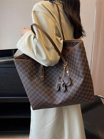 Dames Grote Capaciteit PU Leer Tote Bag Monogram Letter Print Schoudertas Commuter Handtas Met Schattige Dier Hanger Decoratie