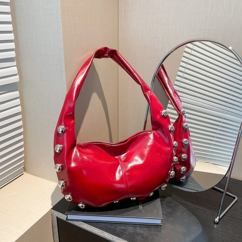 Borsa a Spalla Donna Trendy Punk con Rivetti Moda Stile Moto in Pelle PU Borsa Hobo Sottobraccio Versatile Mezzaluna Streetwear