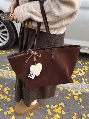 Women Large Capacity Suede Tote Bag Vintage Minimalist Underarm Shoulder Bag With Heart Plush Pendant Casual Shopping Bag