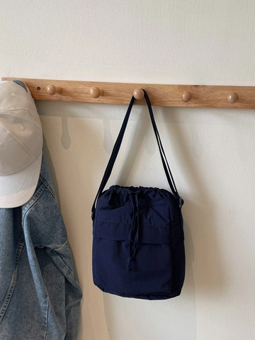 Borsa a Secchiello in Nylon Casual da Donna con Coulisse Tracolla Minimalista Versatile da Pendolare con Tasca Frontale Cinturino Regolabile