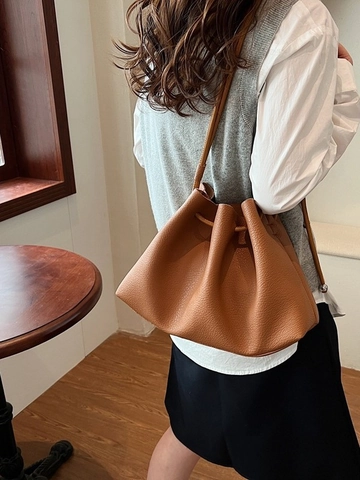 Damen Vintage Plissierte PU Leder Eimertasche Minimalistische Große Kapazität Kordelzug Schultertasche Mit Knotenriemen Pendler Handtasche