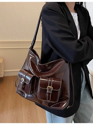 Borsa a Tracolla da Donna Grande Capacità in Pelle PU Hobo Vintage Con Doppie Tasche Cuciture a Contrasto E Ciondolo a Orso