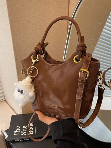 Elegante Bolso de Cubo de Cuero de PU para Mujer Bolso de Mano Retro a la Moda Con Colgante de Monstruo de Felpa Bolso Bandolera Casual para Mujer