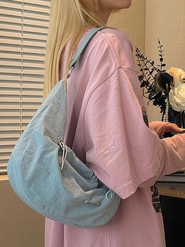 Women Large Capacity Nylon Hobo Bag Pleated Drawstring Half Moon Crossbody Bag Minimalist Casual Waterproof Shoulder Satchel