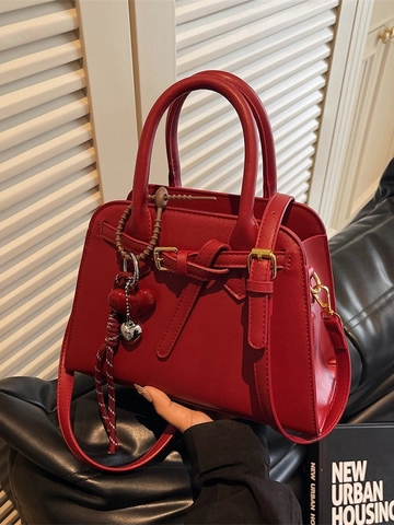 Women High-End PU Leather Handbag Red Wedding Bridal Crossbody Bag With Heart Pendant Small Square Shoulder Bag Party Tote