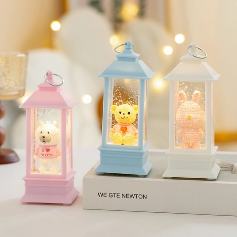 Luce Notturna Creativa LED a Iniezione d'Acqua con Palla di Neve Lanterna con Animali Cartoni Animati e Brillantini per San Valentino