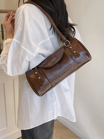 Bolso de Hombro de Cuero PU Retro para Mujer Tipo Barril Con Remaches Plateados Bolso Almohada Minimalista de Color Sólido