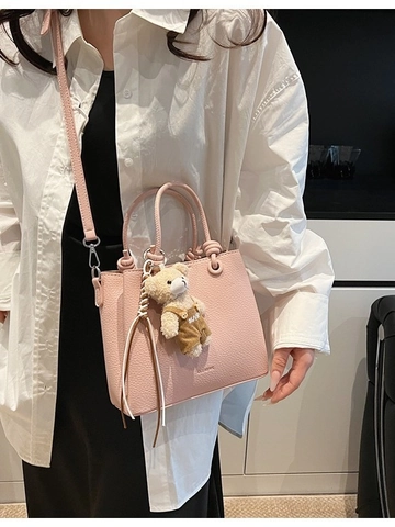 Sac Seau Femme Minimaliste Cuir PU Grain Litchi Sac Bandoulière Sac à Main Avec Pendentif Ours en Peluche Tote Décontracté
