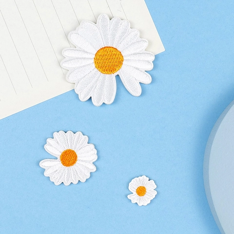 Gänseblümchen Stickerei Aufnäher Selbstklebend Blumenapplikation Für DIY Kleidung Taschen Jacken Dekoration Reparatur Aufkleber