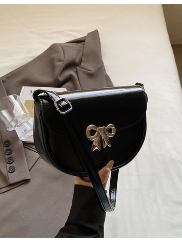 Women Fashion PU Leather Saddle Crossbody Bag Small Tofu Shoulder Bag Metal Bow Buckle Heart Detail Solid Color Messenger Bag