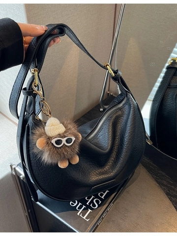 Sac Bandoulière Croissant pour Femmes en Cuir PU Litchi Grand Sac Hobo pour Navette Quotidienne Sac Élégant Avec Pendentif