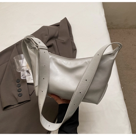 Minimalistische PU Leder Halbmond Hobo Tasche Weiche Unterarmtasche Pendler Umhängetasche Verstellbarer Breiter Gurt Damen