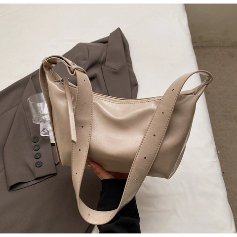 Minimalistische PU Leder Halbmond Hobo Tasche Weiche Unterarmtasche Pendler Umhängetasche Verstellbarer Breiter Gurt Damen